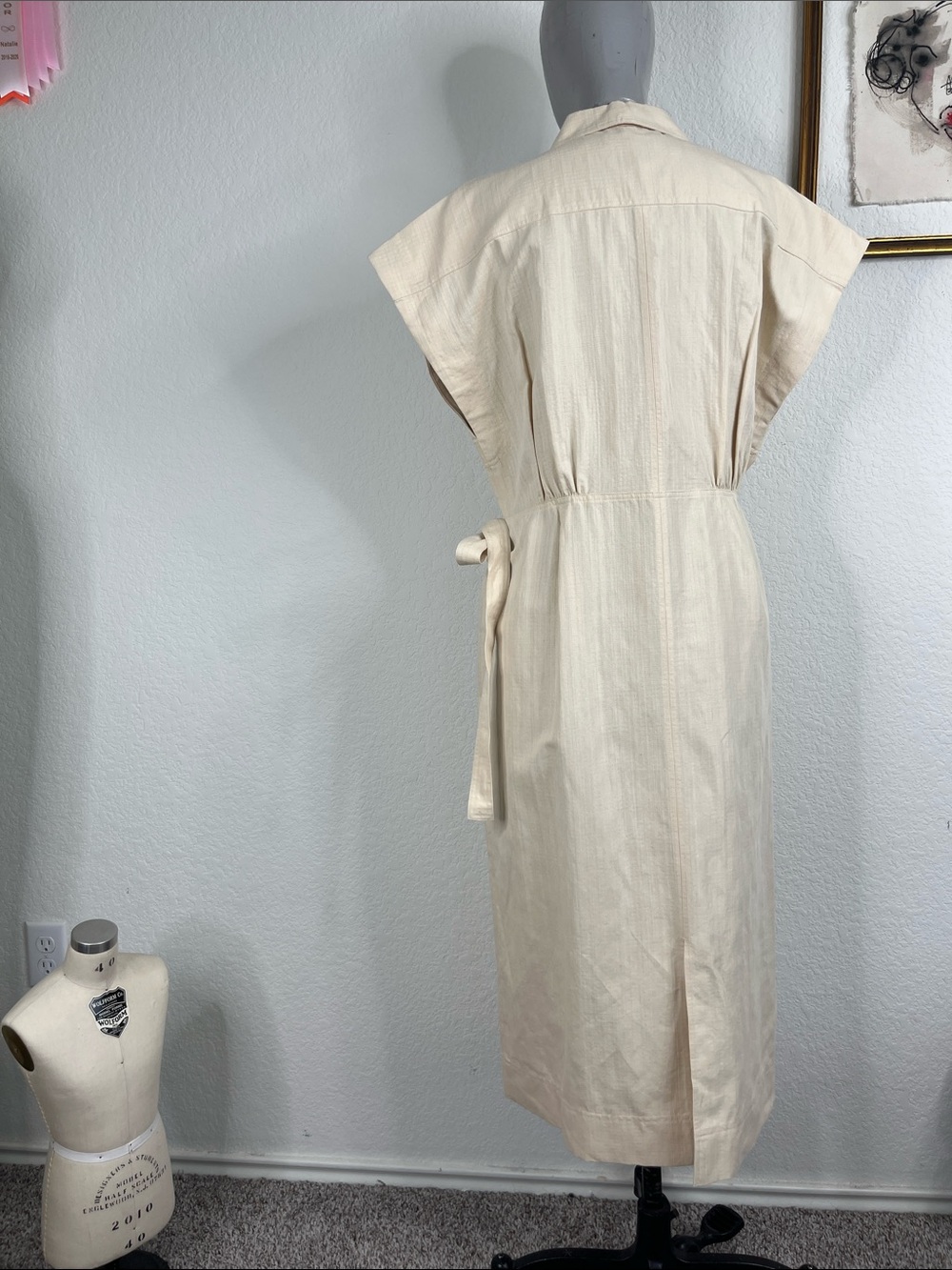 The Apiece Apart Catania Dress is an effortlessly elegant maxi dress featuring a - Picture 6 of 12